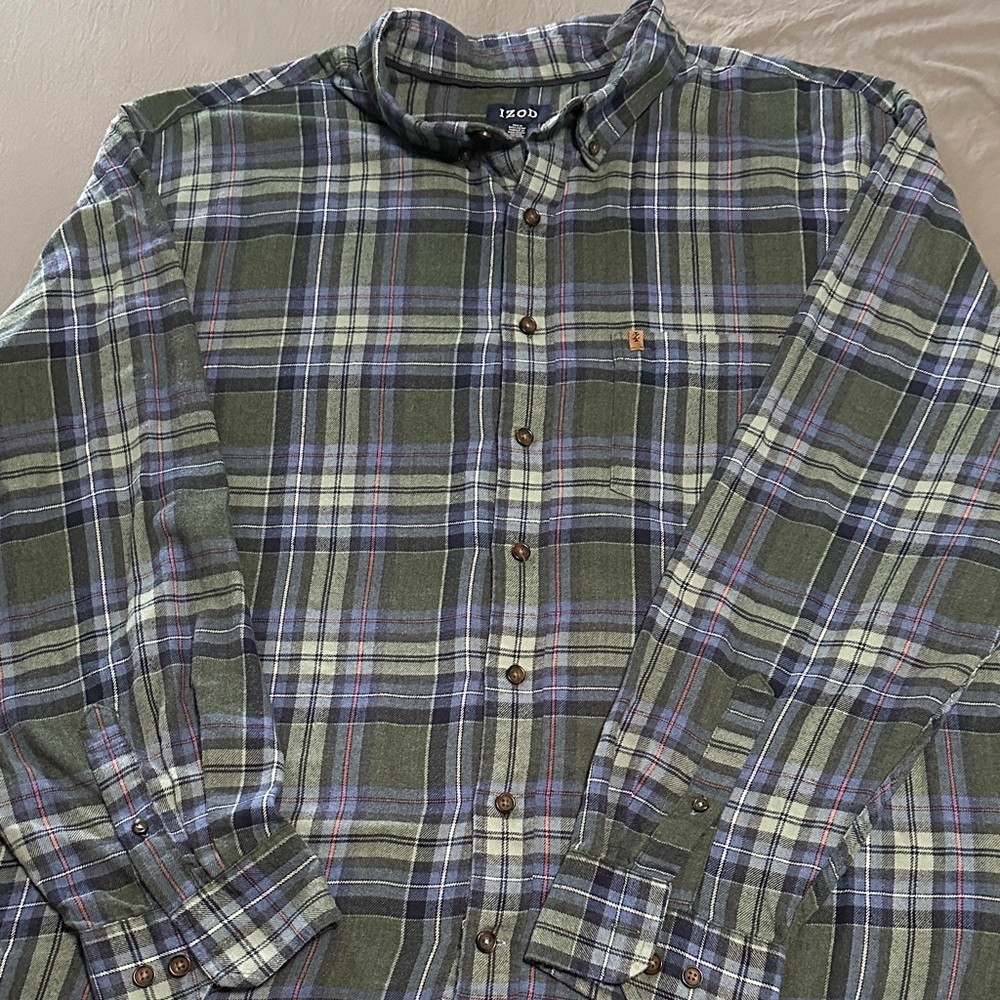 Izod Men's Multi-Color Plaid Button Down Shirt